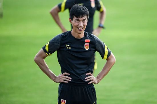 在这组海报中，我们可以看到，黄渤饰姜子牙、费翔饰商王殷寿、李雪健饰西伯侯姬昌、夏雨饰申公豹、于适饰姬发、海亮饰殷郊，正反两派主要角色纷纷登场，就等待着2020年首部曲上映了